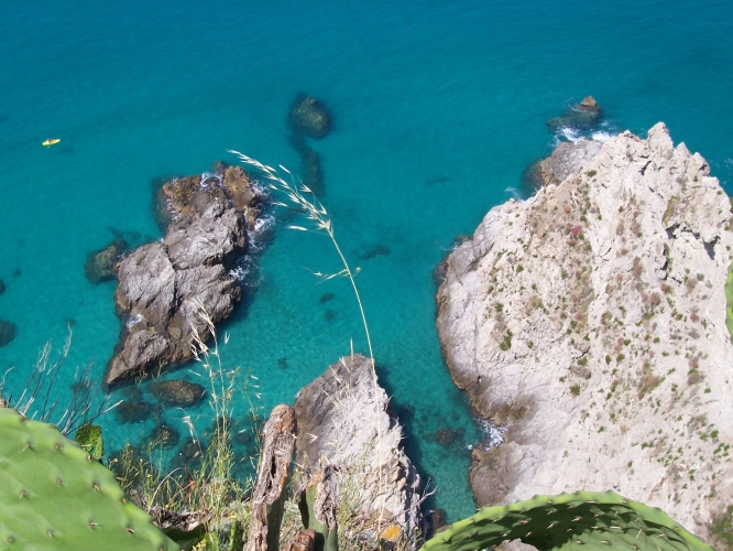 Capo Vaticano by Tim Hgele
